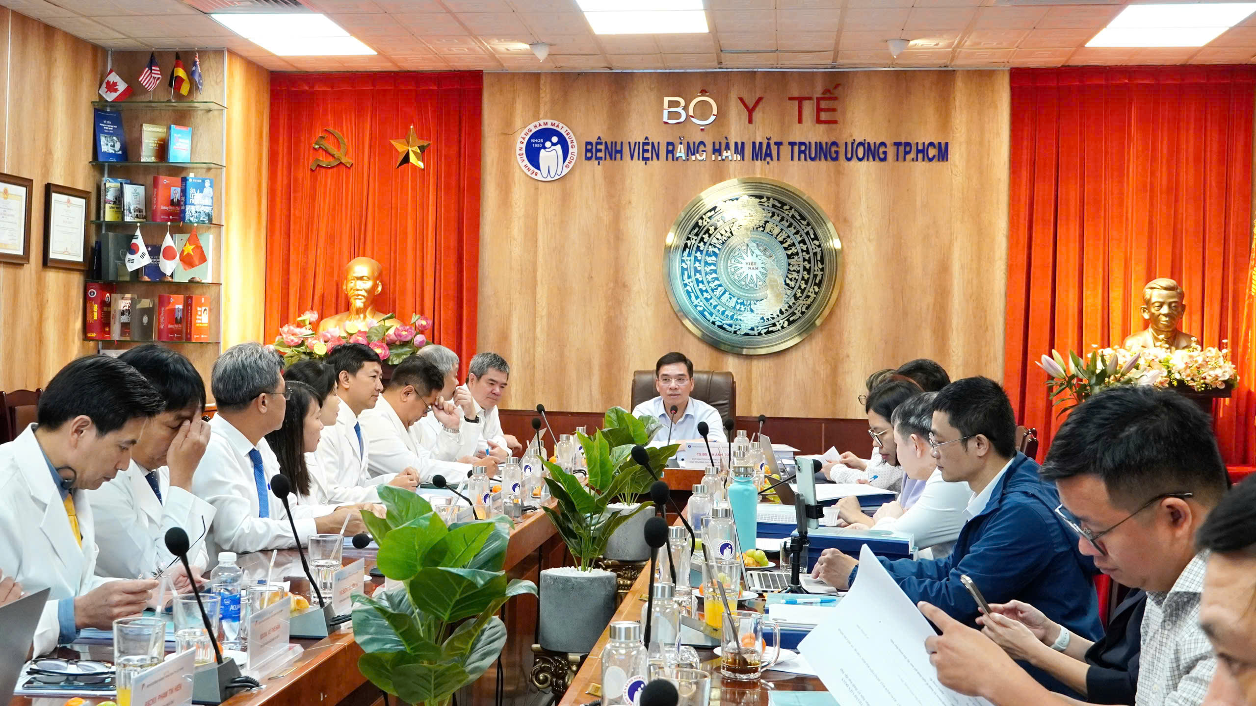 BỆNH VIỆN RĂNG HÀM MẶT TRUNG ƯƠNG TP. HCM TIẾP ĐÓN ĐOÀN BỘ Y TẾ ĐẾN THẨM ĐỊNH HỒ SƠ BỔ SUNG DANH MỤC KỸ THUẬT TẠI BỆNH VIỆN