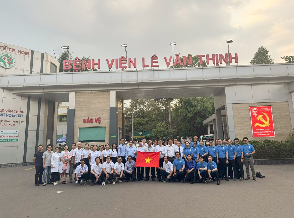 LỄ RA QUÂN KHÁM SỨC KHỎE CHO DÂN VÀ QUÂN TRÊN QUẦN ĐẢO TRƯỜNG SA