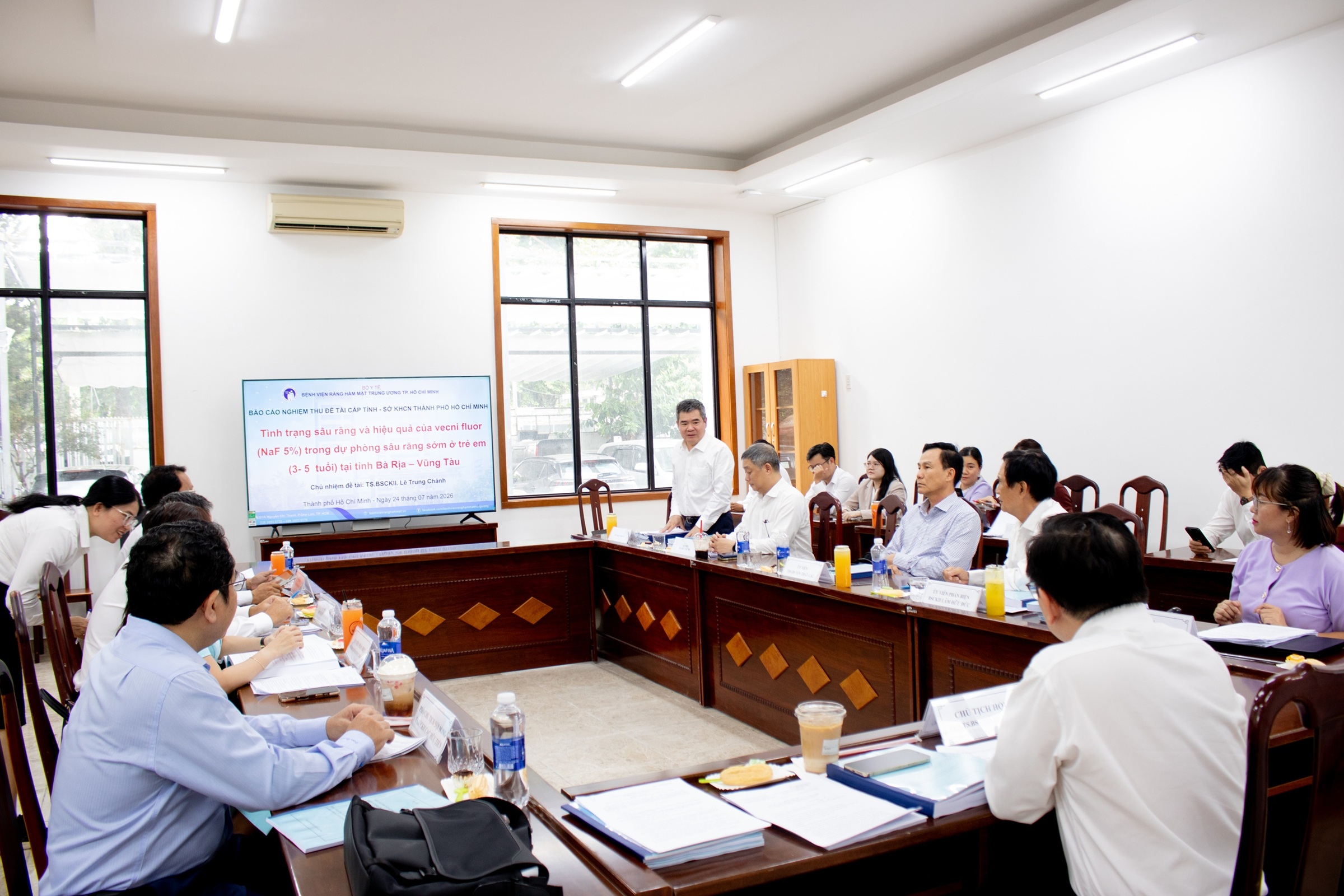 NGHIỆM THU ĐỀ TÀI DỰ PHÒNG SÂU RĂNG SỚM Ở TRẺ EM BẰNG VECNI FLUOR