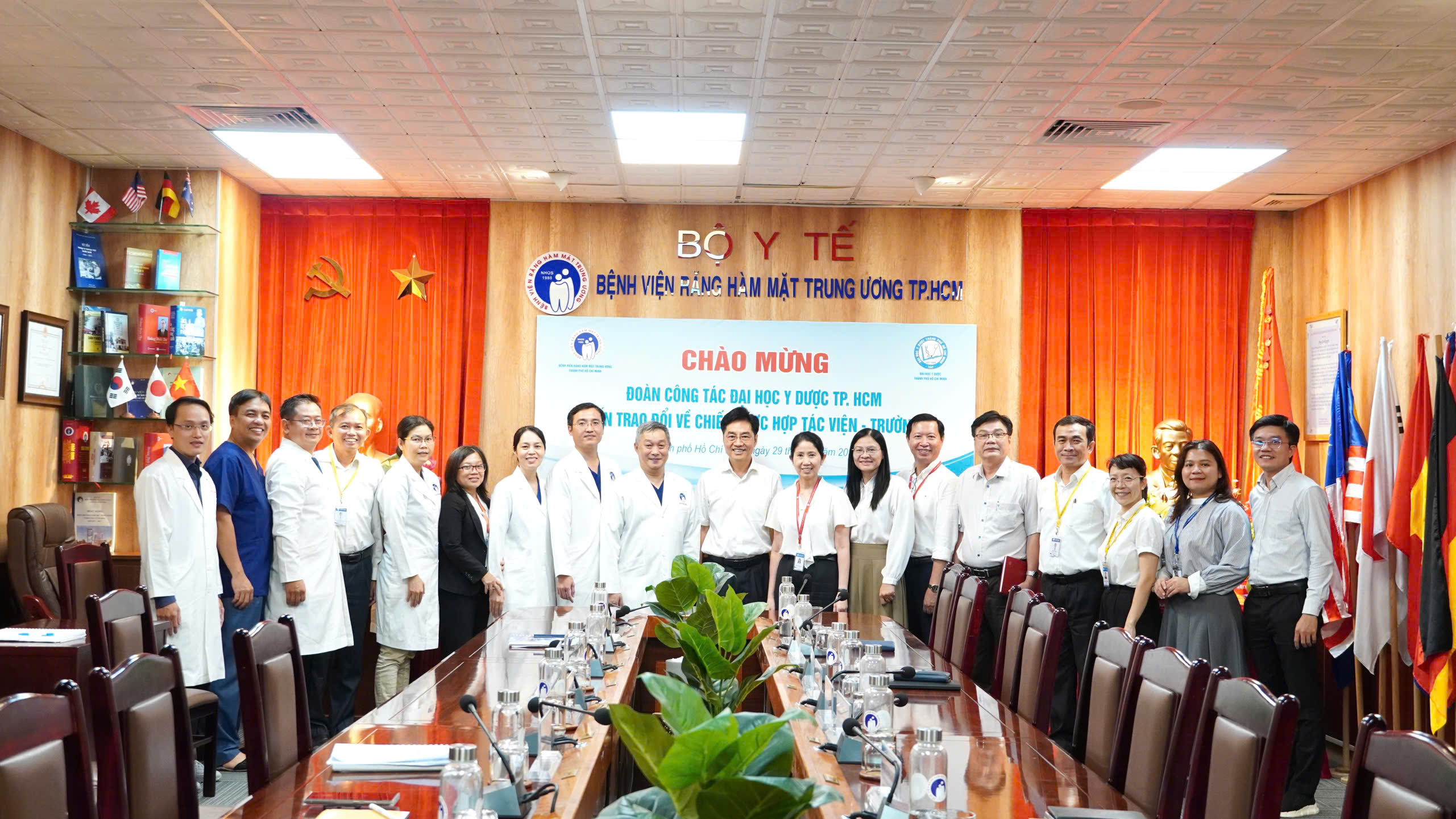 BỆNH VIỆN RĂNG HÀM MẶT TRUNG ƯƠNG TP. HỒ CHÍ MINH – ĐẠI HỌC Y DƯỢC TP. HỒ CHÍ MINH: ĐỒNG HÀNH PHÁT TRIỂN MÔ HÌNH VIỆN – TRƯỜNG TRONG KỶ NGUYÊN KHOA HỌC, CÔNG NGHỆ VÀ ĐỔI MỚI SÁNG TẠO